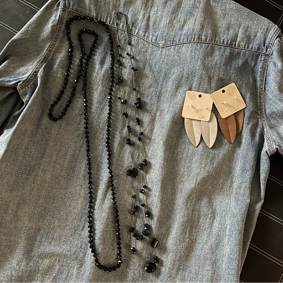 Leopard Print Earring and Necklace Bundle - Picture 4 of 8